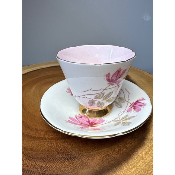 Old Royal Bone China Teacup & Saucer Set Pink Floral Gold Trim England - Picture 3 of 16